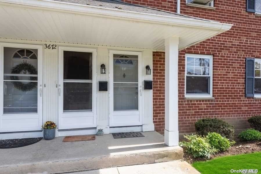 3672 Park Avenue #1F, Wantagh, New York image 1