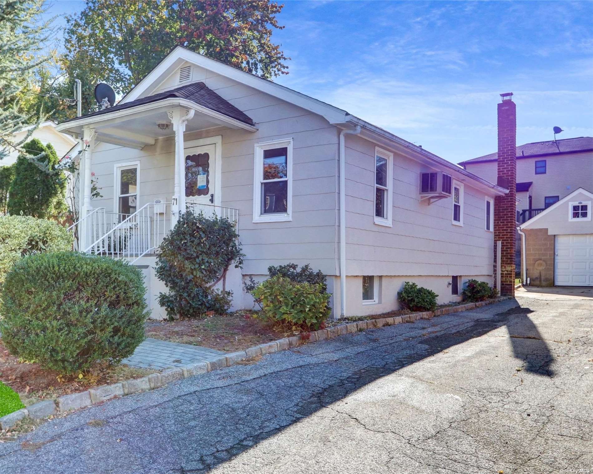 71 Clement Street, Glen Cove, New York image 1