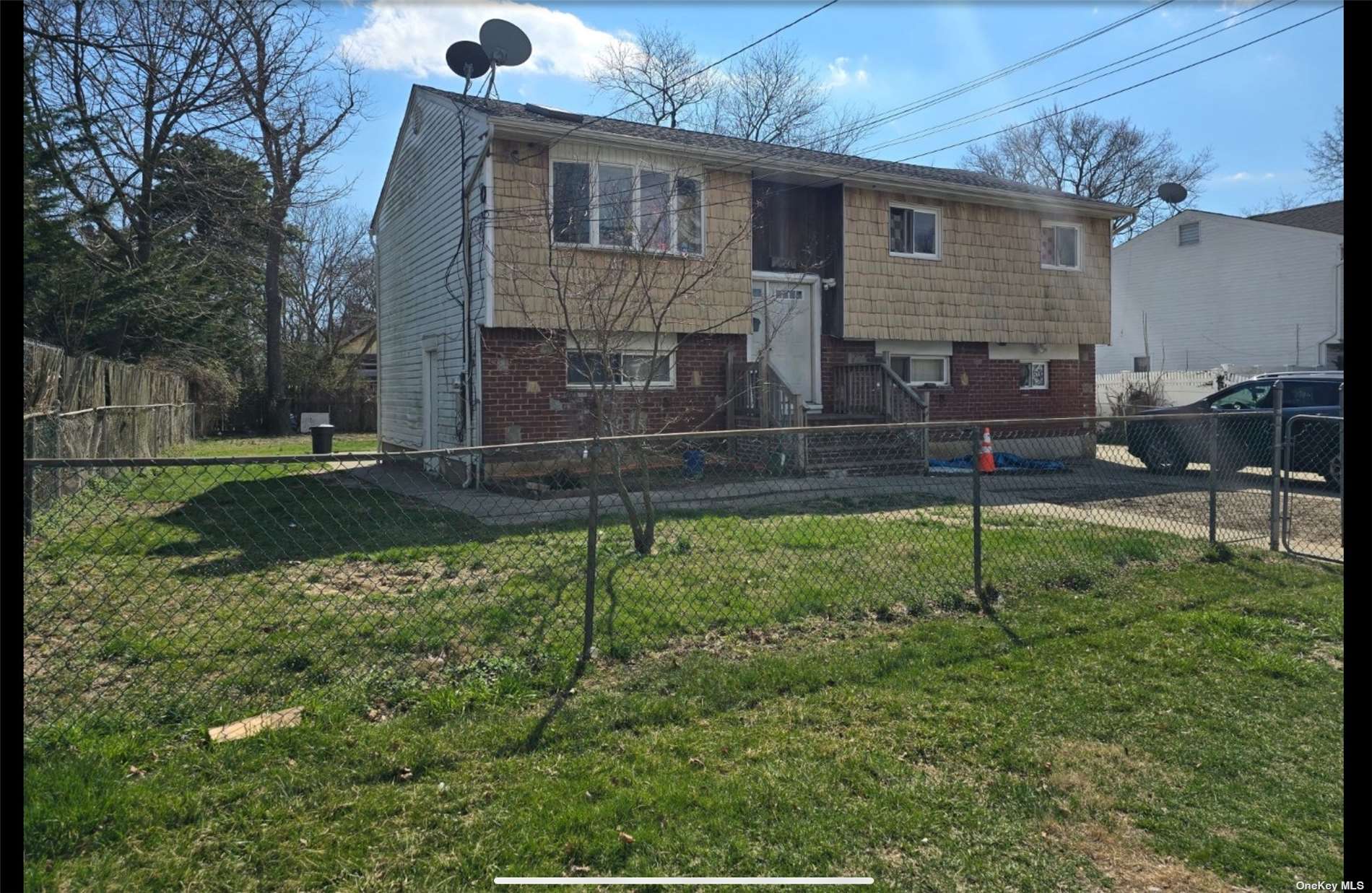 270 Elmore Street, Central Islip, New York image 1