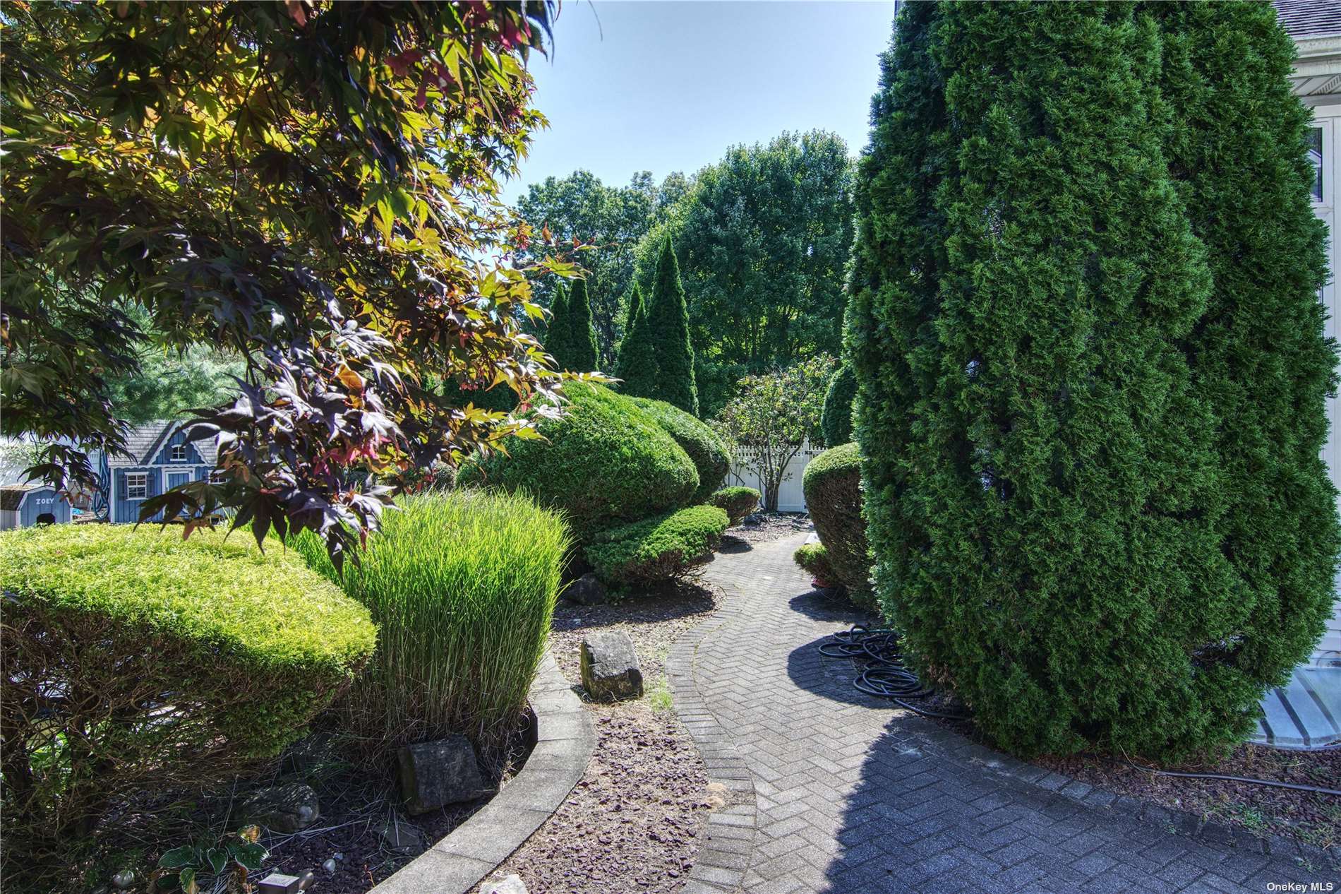 25 Whispering Woods Drive, Smithtown, New York image 28