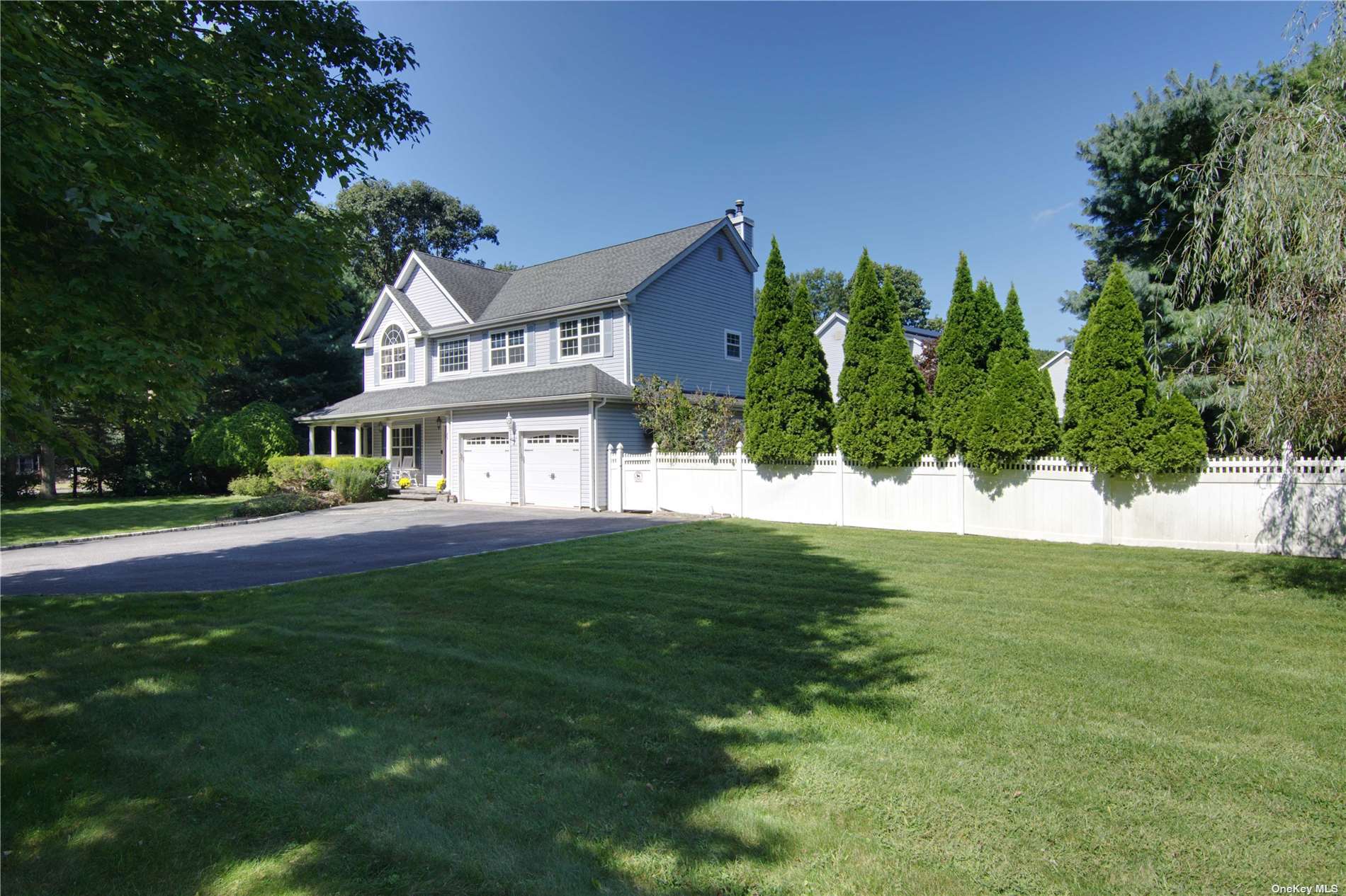 25 Whispering Woods Drive, Smithtown, New York image 3