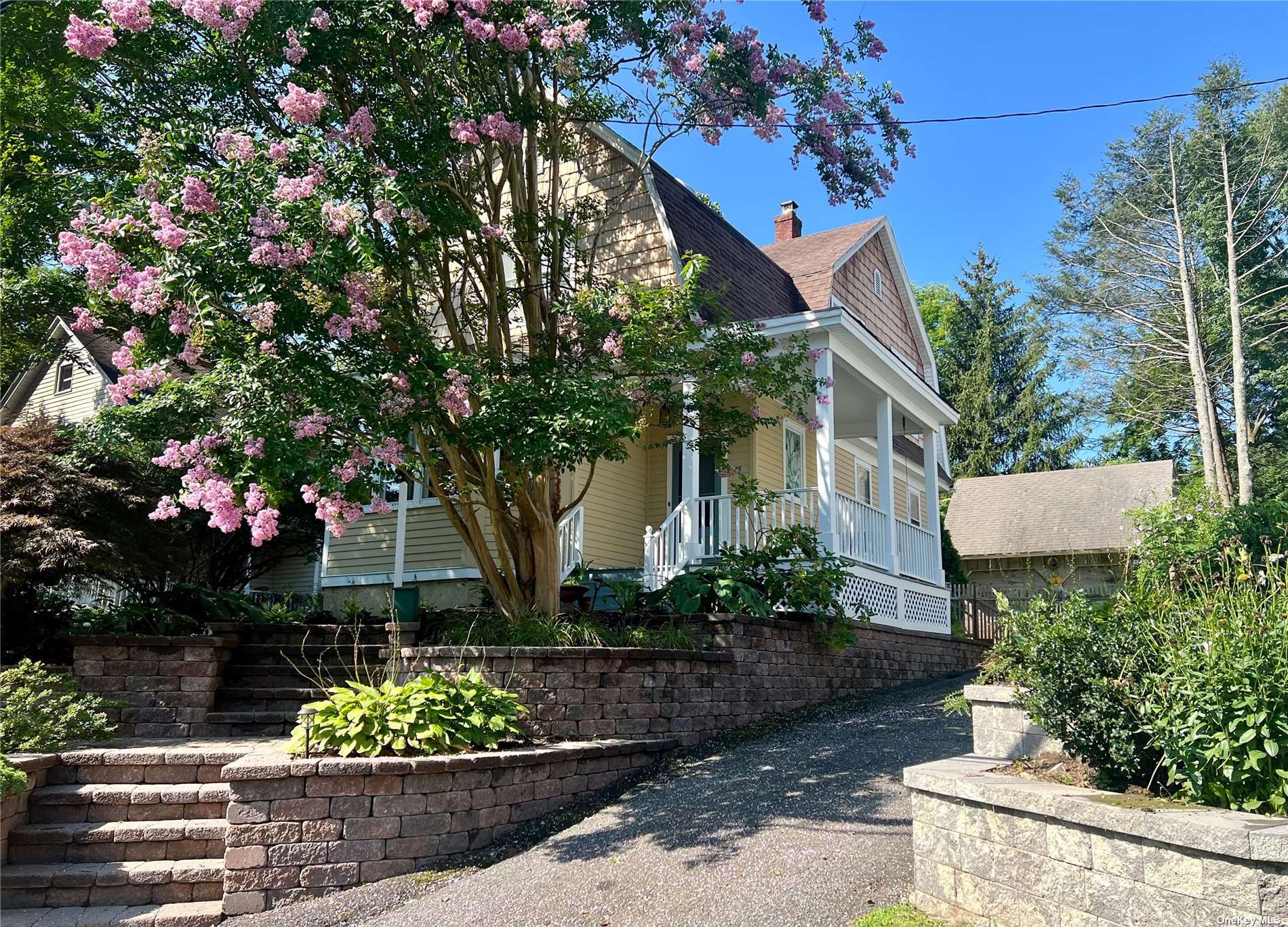 View Huntington, NY 11743 house