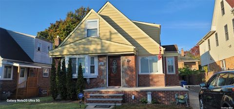 80-50 255th Street Glen Oaks NY 11004
