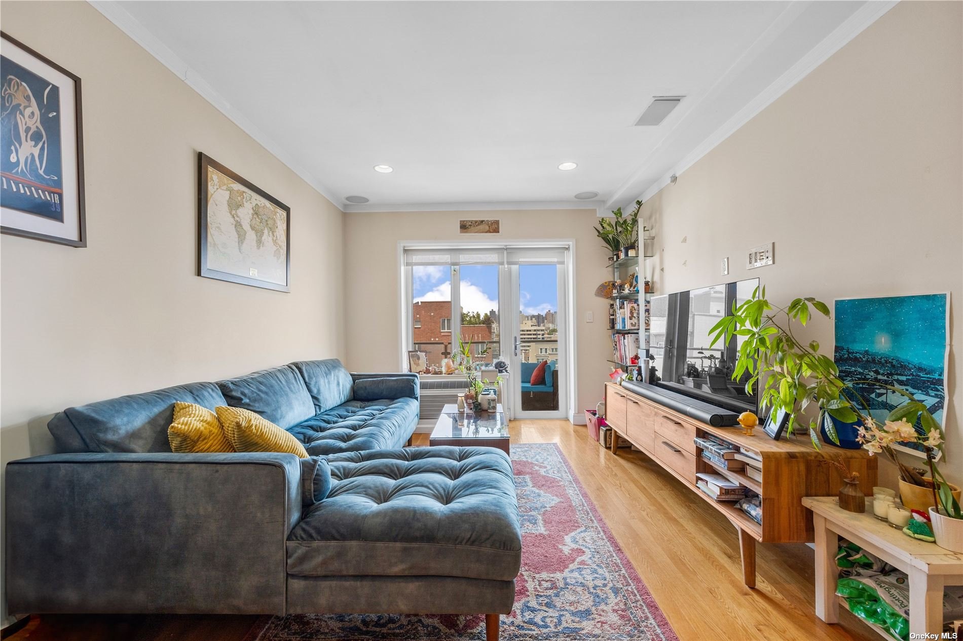 3094 Crescent Street 6F, Astoria, Queens, NY - 1 Bedrooms  
1 Bathrooms  
2 Rooms - 