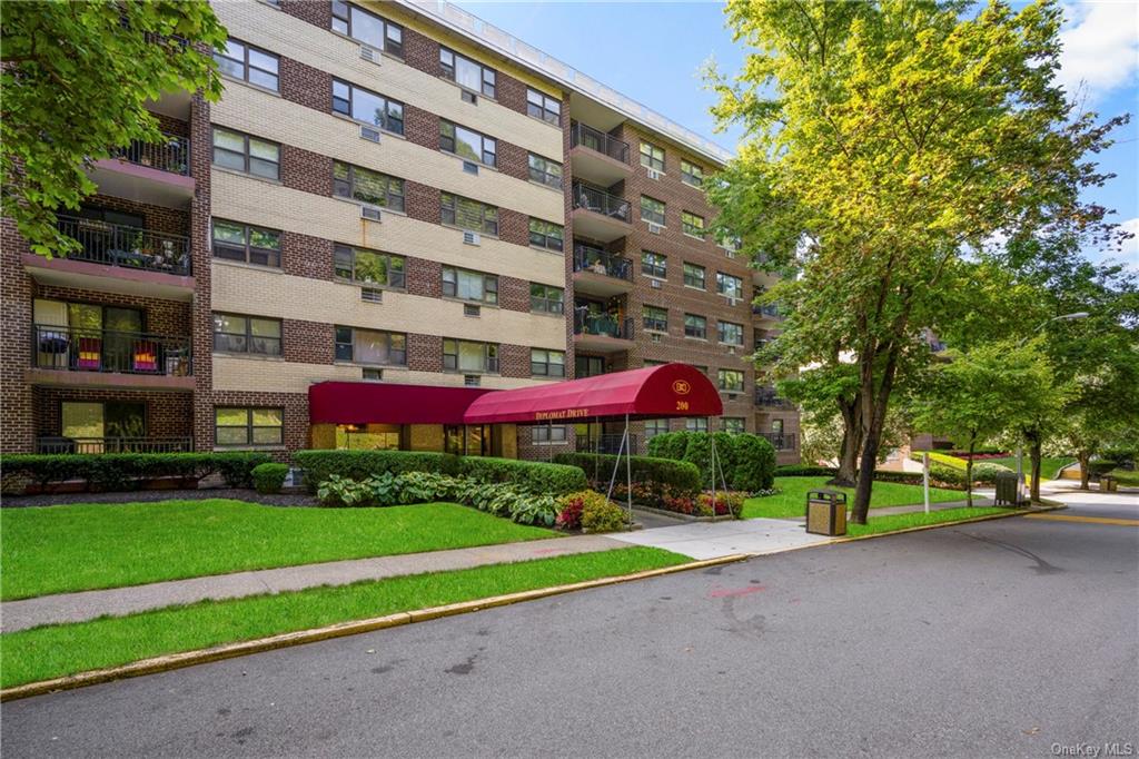 200 Diplomat Drive #8P, Mount Kisco, New York image 2