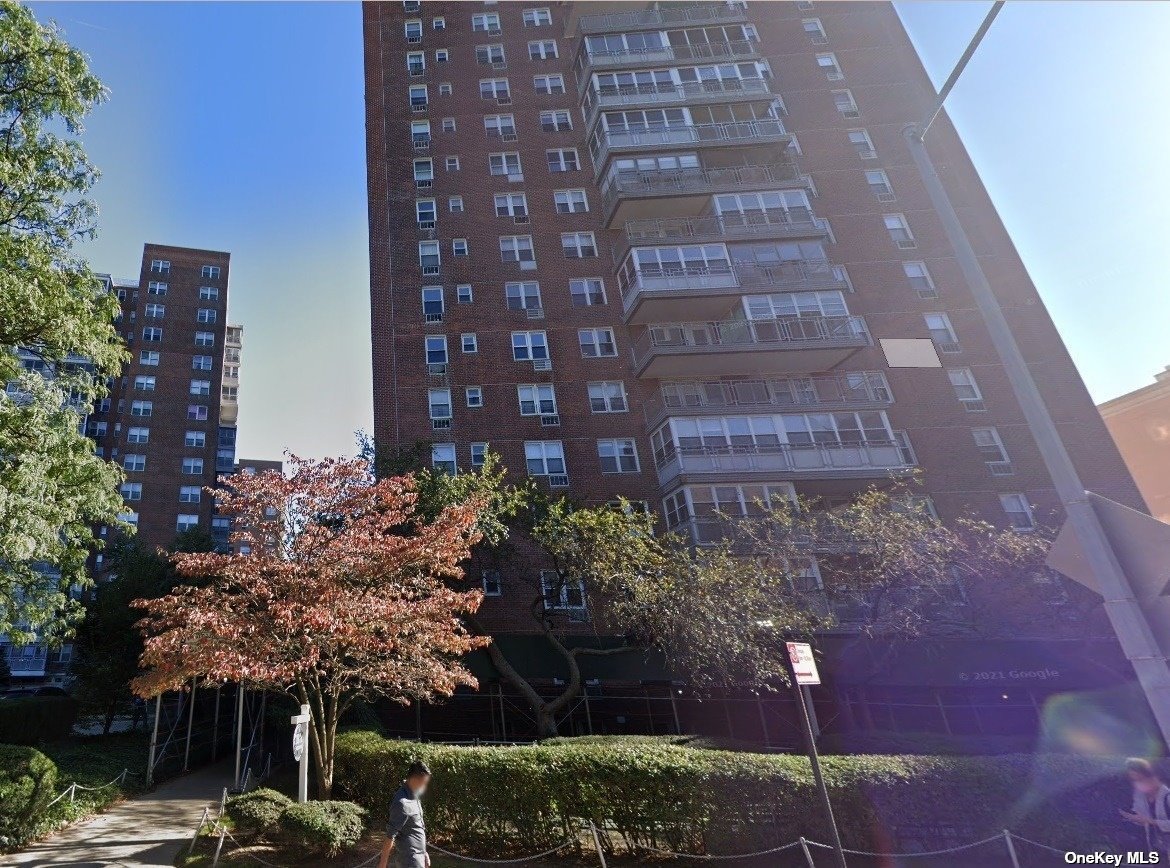 Property for Sale at 13810 Franklin Avenue 11E, Flushing, Queens, NY - Bedrooms: 1 
Bathrooms: 1 
Rooms: 4  - $288,000