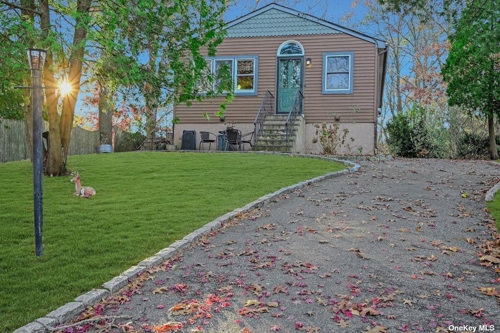 529 Birch Hollow Drive, Shirley, New York image 1