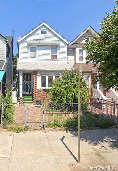 17203 89th Avenue, Jamaica, Queens, NY - 4 Bedrooms  
3 Bathrooms  
10 Rooms - 