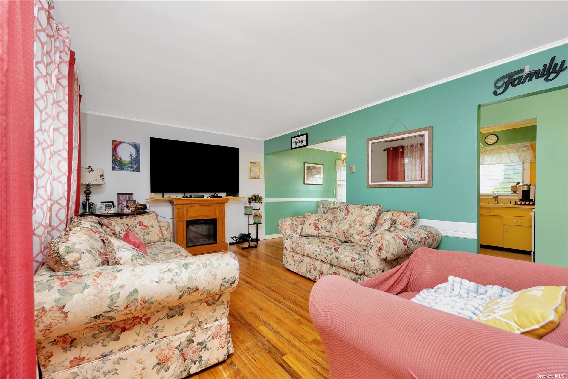 143 Cartwright Boulevard, Massapequa Park, New York image 3