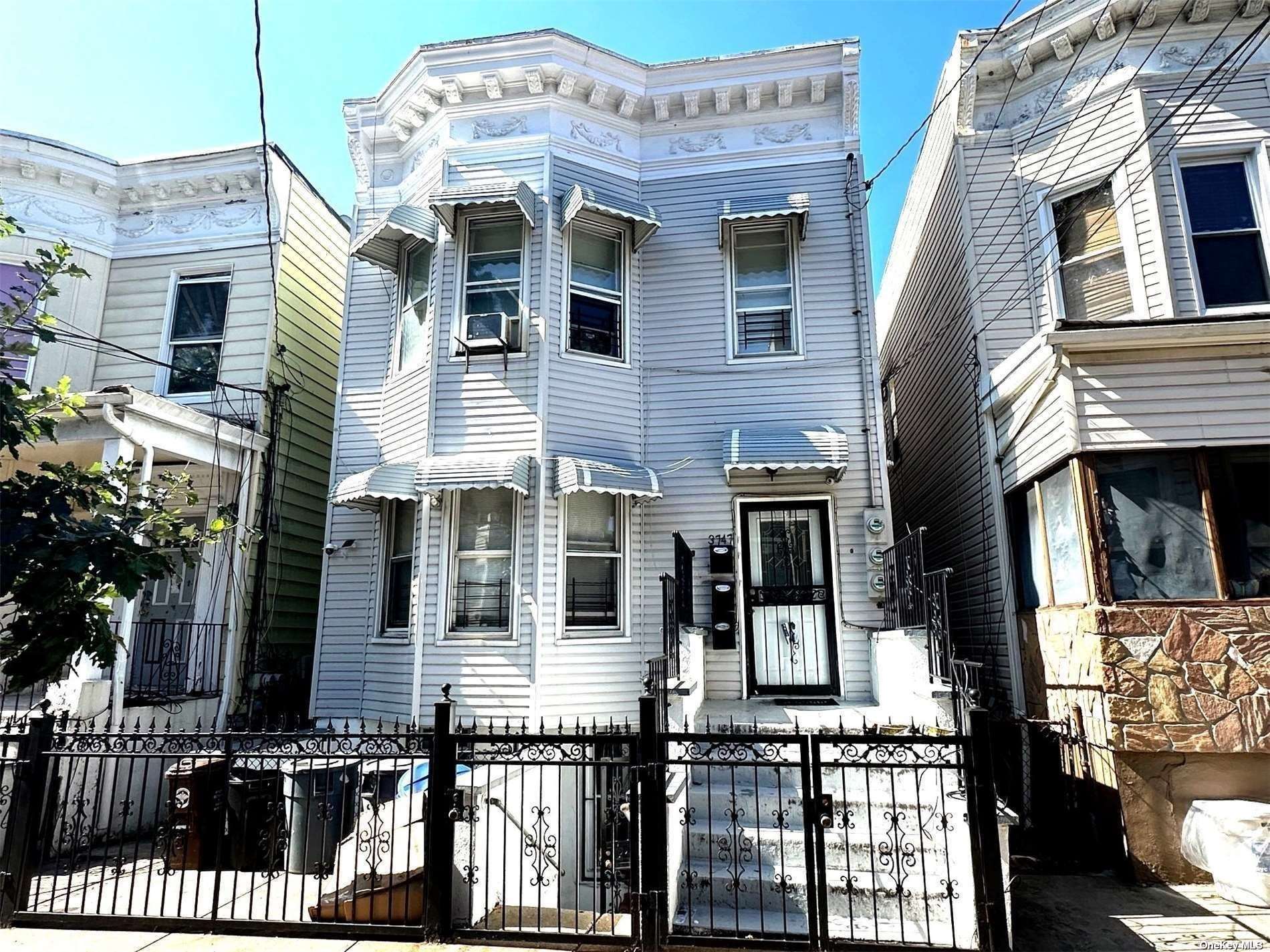 Property for Sale at 3747 Olinville Avenue, Bronx, New York - Bedrooms: 7 
Bathrooms: 2 
Rooms: 16  - $958,000