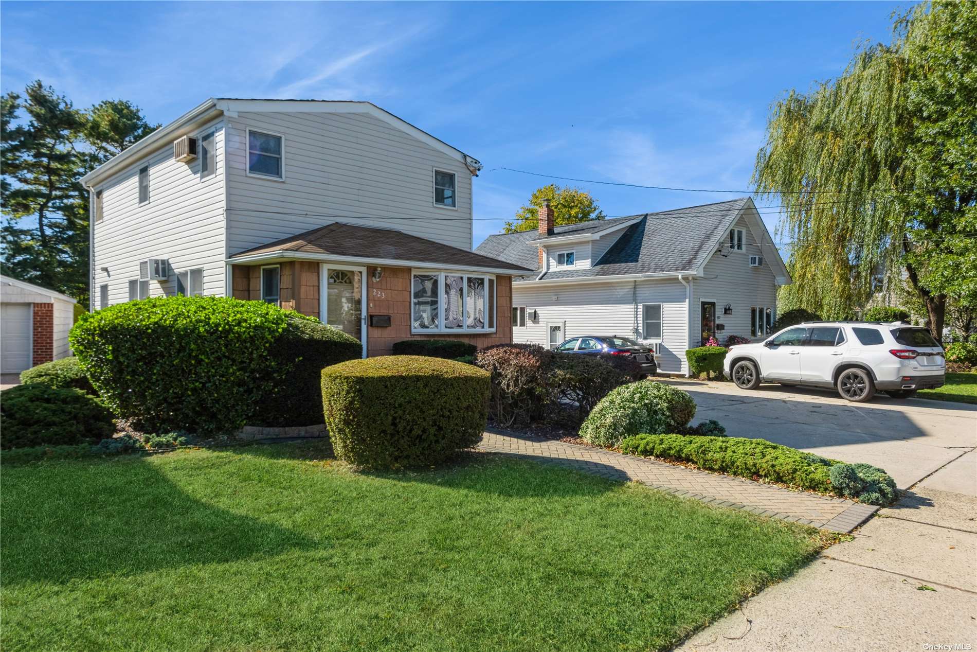 223 W Nicholai Street, Hicksville, New York image 1