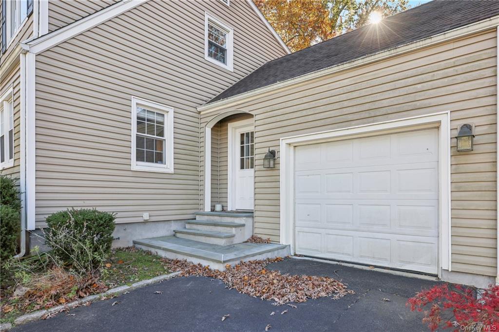 2 Crest Drive, White Plains, New York image 3