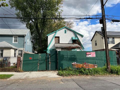 Homes For Sale - 121-17 196th Street<br/> Queens County, Jamaica, NY 11413