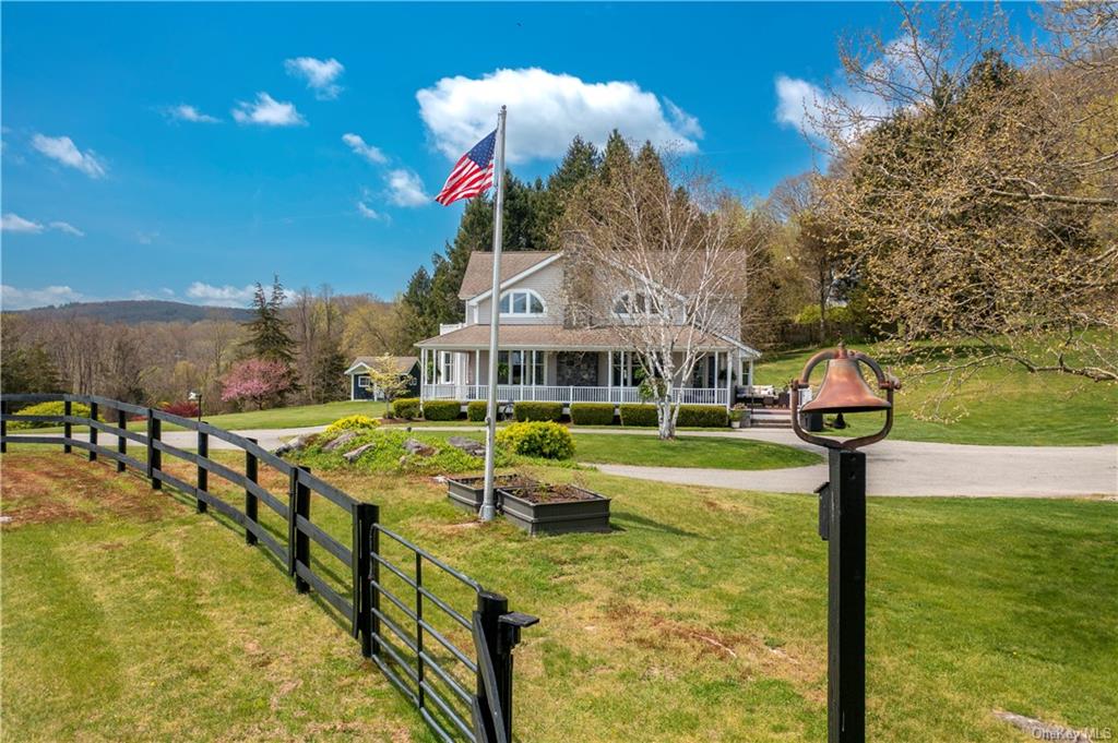 Property for Sale at 39 Overlook Drive, Pawling, New York - Bedrooms: 3 
Bathrooms: 3 
Rooms: 7  - $1,299,000
