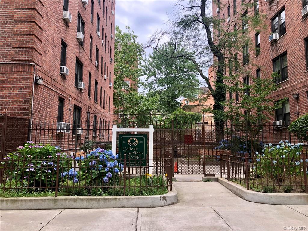 Property for Sale at 3555 Kings College Place 2G, Bronx, New York - Bedrooms: 2 
Bathrooms: 1 
Rooms: 4  - $170,000