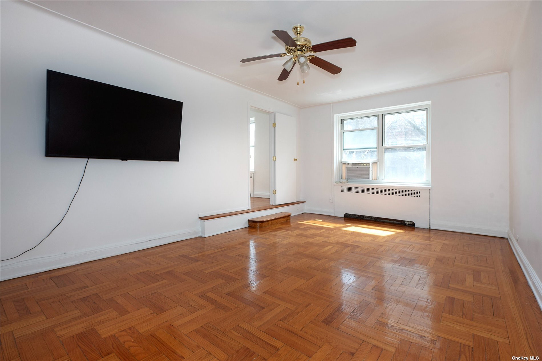 72-15 37 Avenue #2E, Jackson Heights, New York image 3