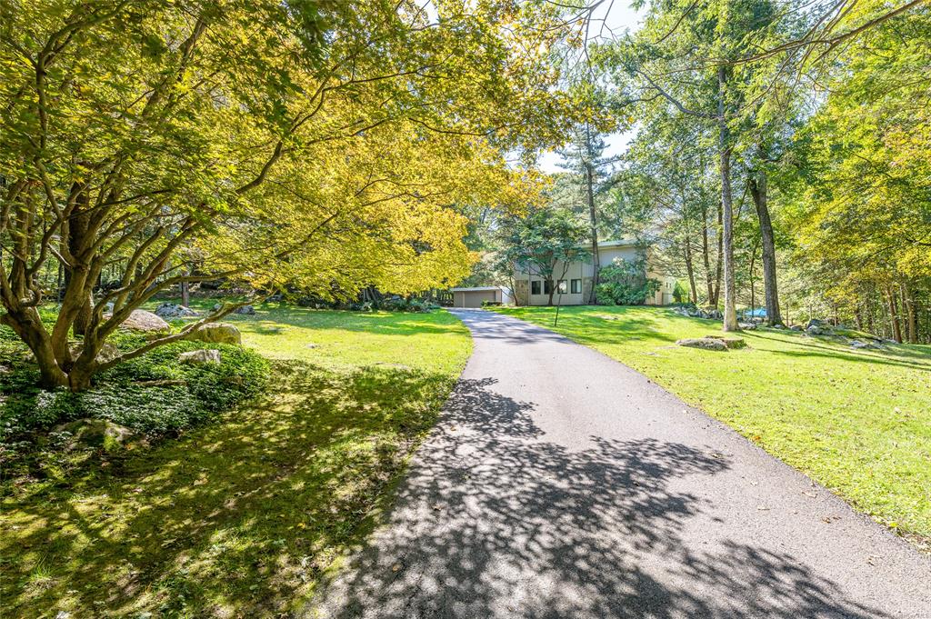 26 Cradle Rock Road, Pound Ridge, New York - 4 Bedrooms  
4 Bathrooms  
9 Rooms - 