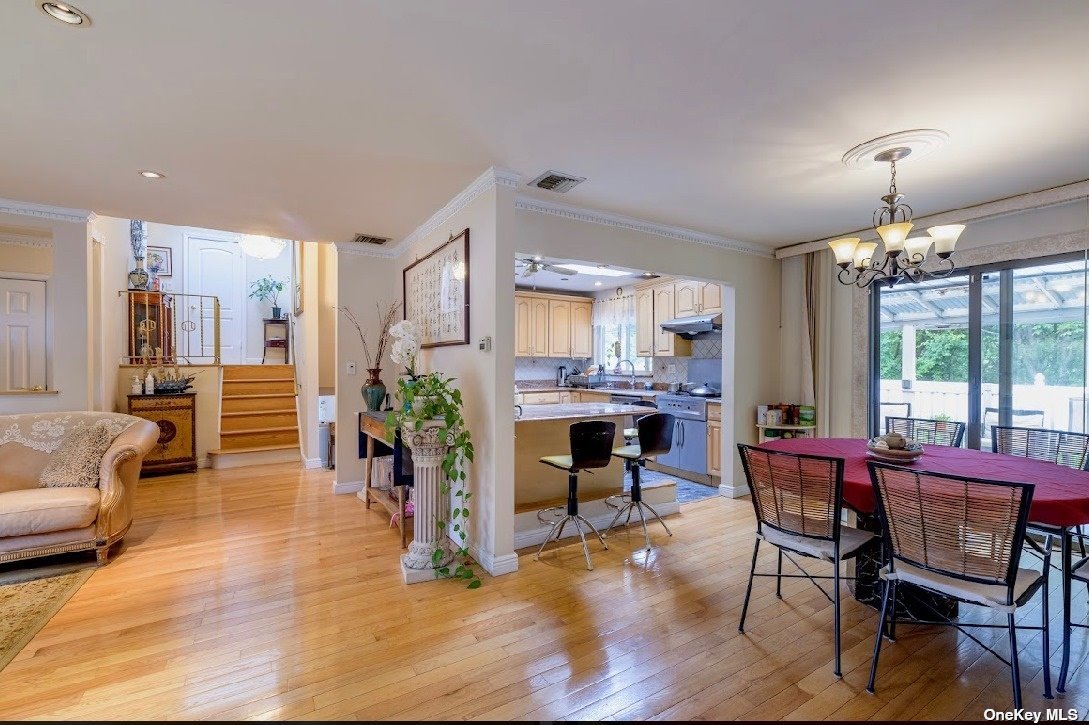 Photo 4 of 16 of 18 Bellwood Drive house