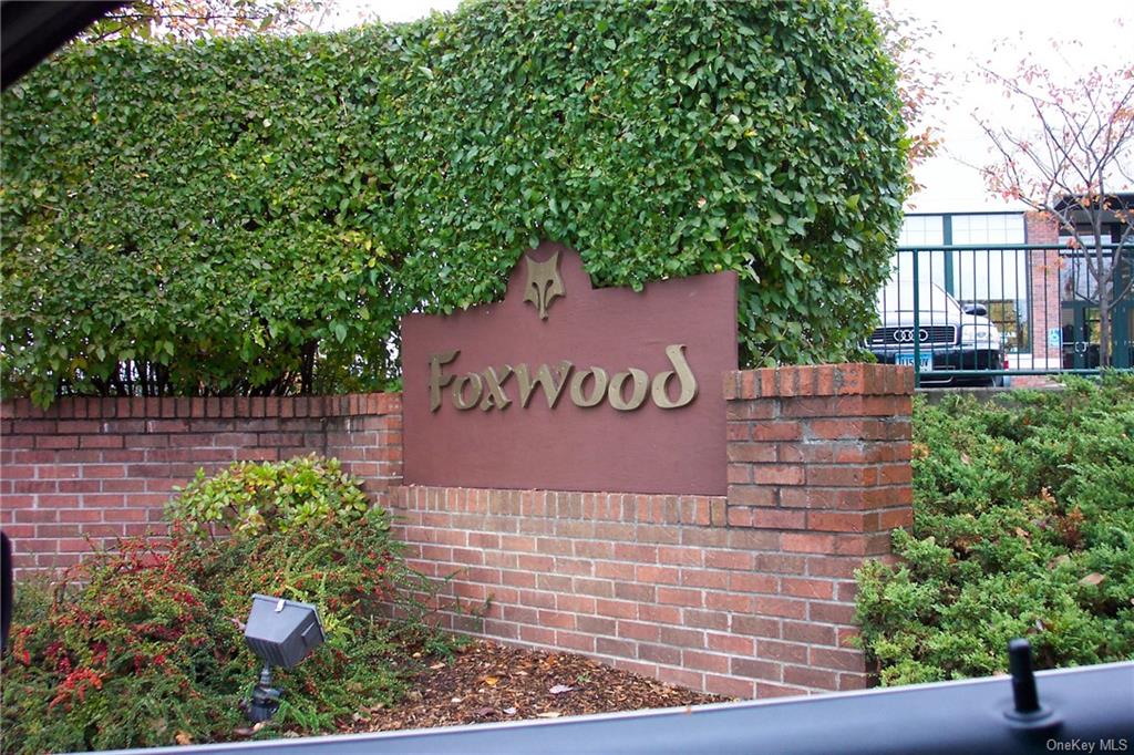 6 Foxwood Circle, Mount Kisco, New York image 1