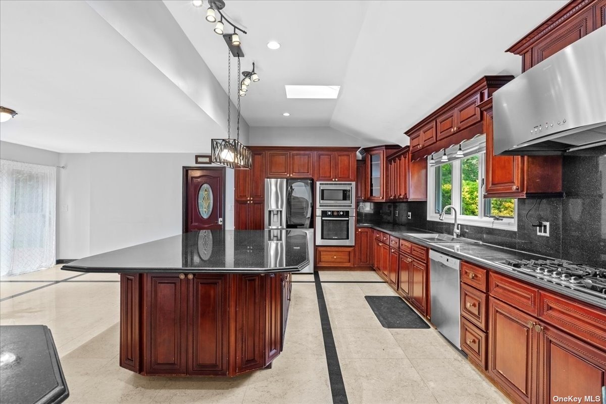 6820 N Hempstead Turnpike, Oyster Bay Cove, New York image 8