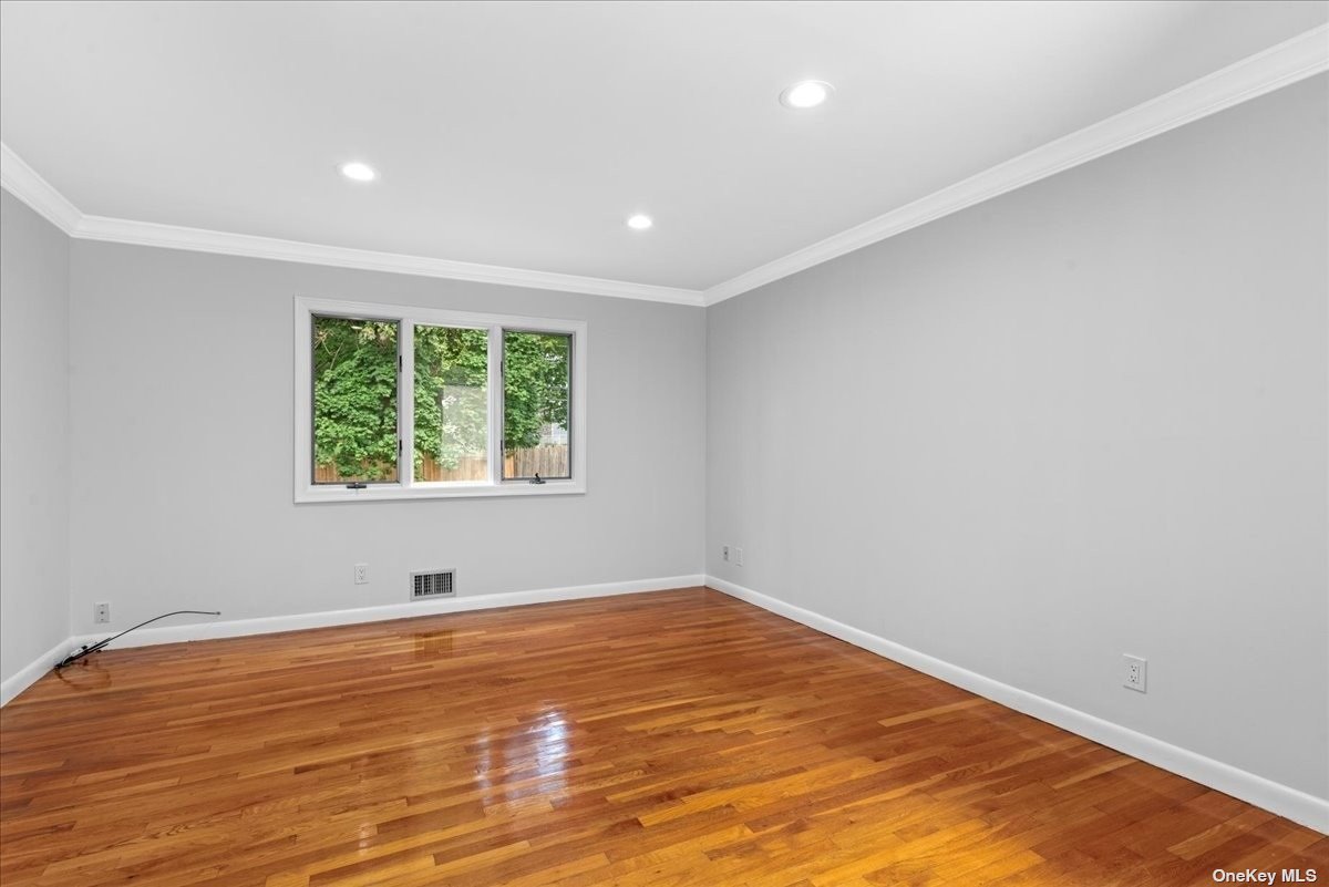 6820 N Hempstead Turnpike, Oyster Bay Cove, New York image 11