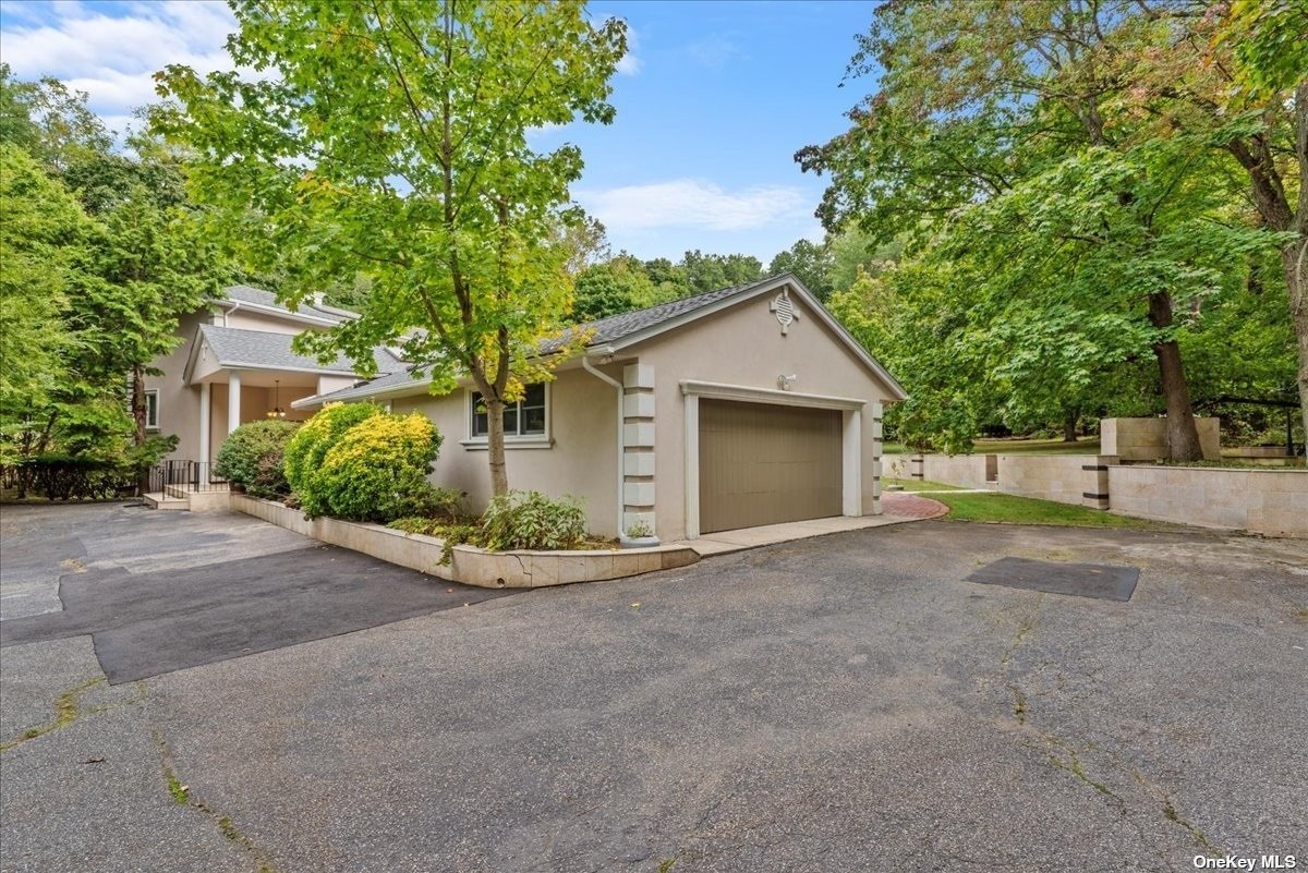 6820 N Hempstead Turnpike, Oyster Bay Cove, New York image 20