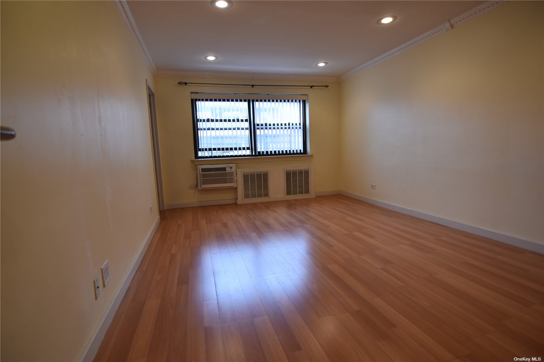 94-10 59 Avenue #5K, Elmhurst, New York image 3