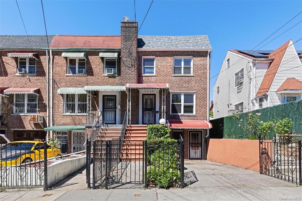 Property for Sale at 3209 Mickle Avenue, Bronx, New York - Bedrooms: 4 
Bathrooms: 3 
Rooms: 7  - $649,000