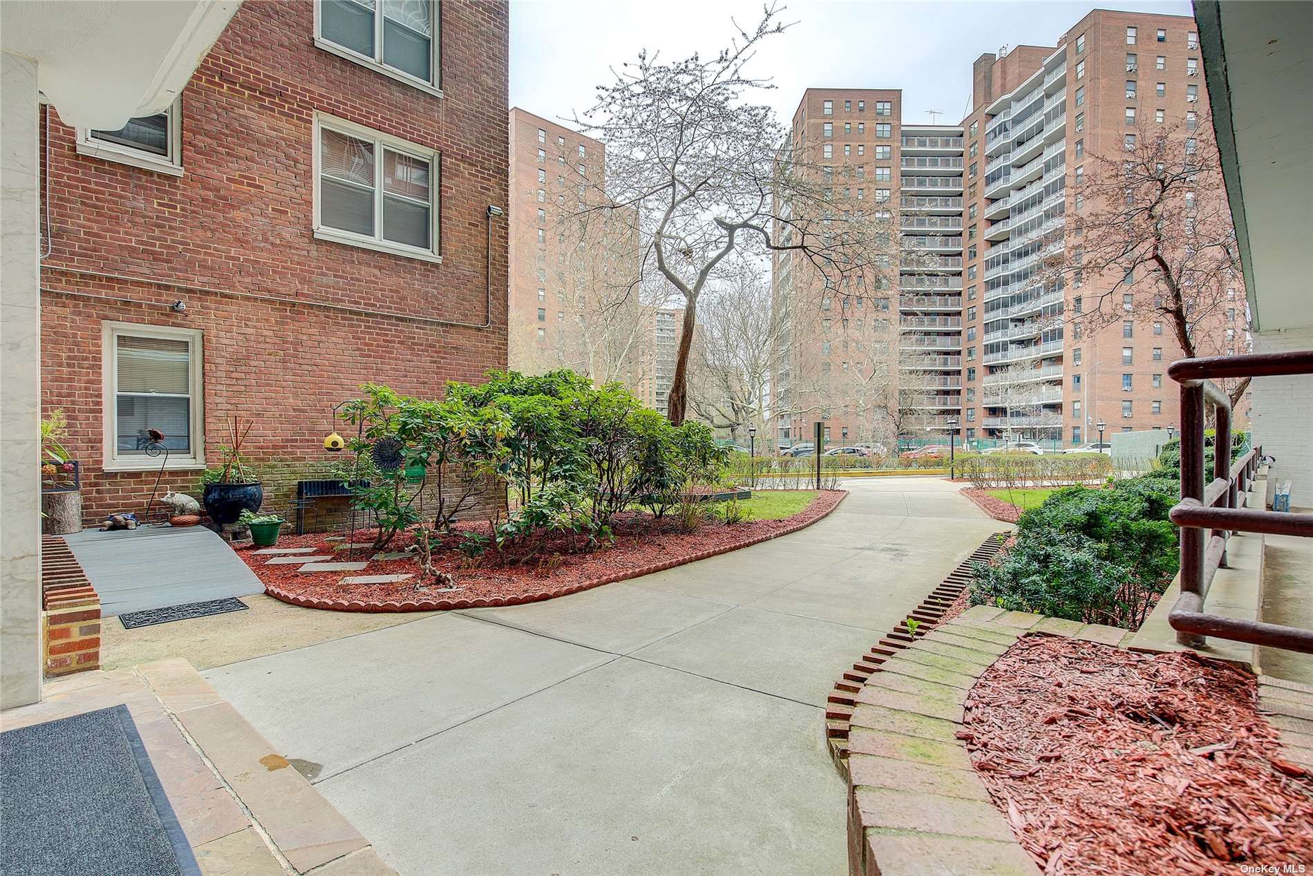 98-20 62 Drive #11/A, Rego Park, New York image 2