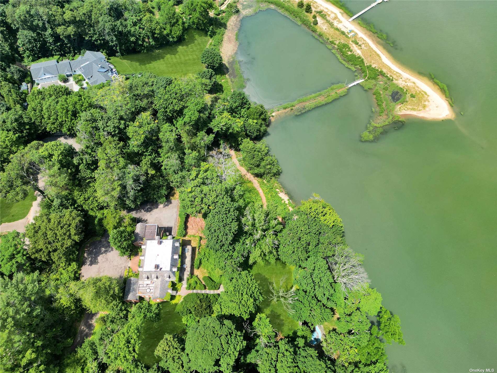 30 Cove Woods Road, Oyster Bay Cove, New York image 2