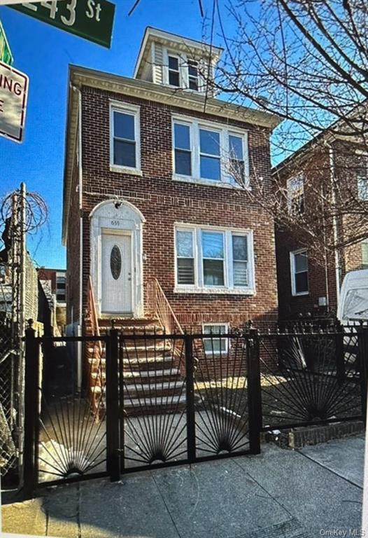 Rental Property at 659 E 243 Street 2R, Bronx, New York - Bedrooms: 2 
Bathrooms: 1 
Rooms: 3  - $2,100 MO.