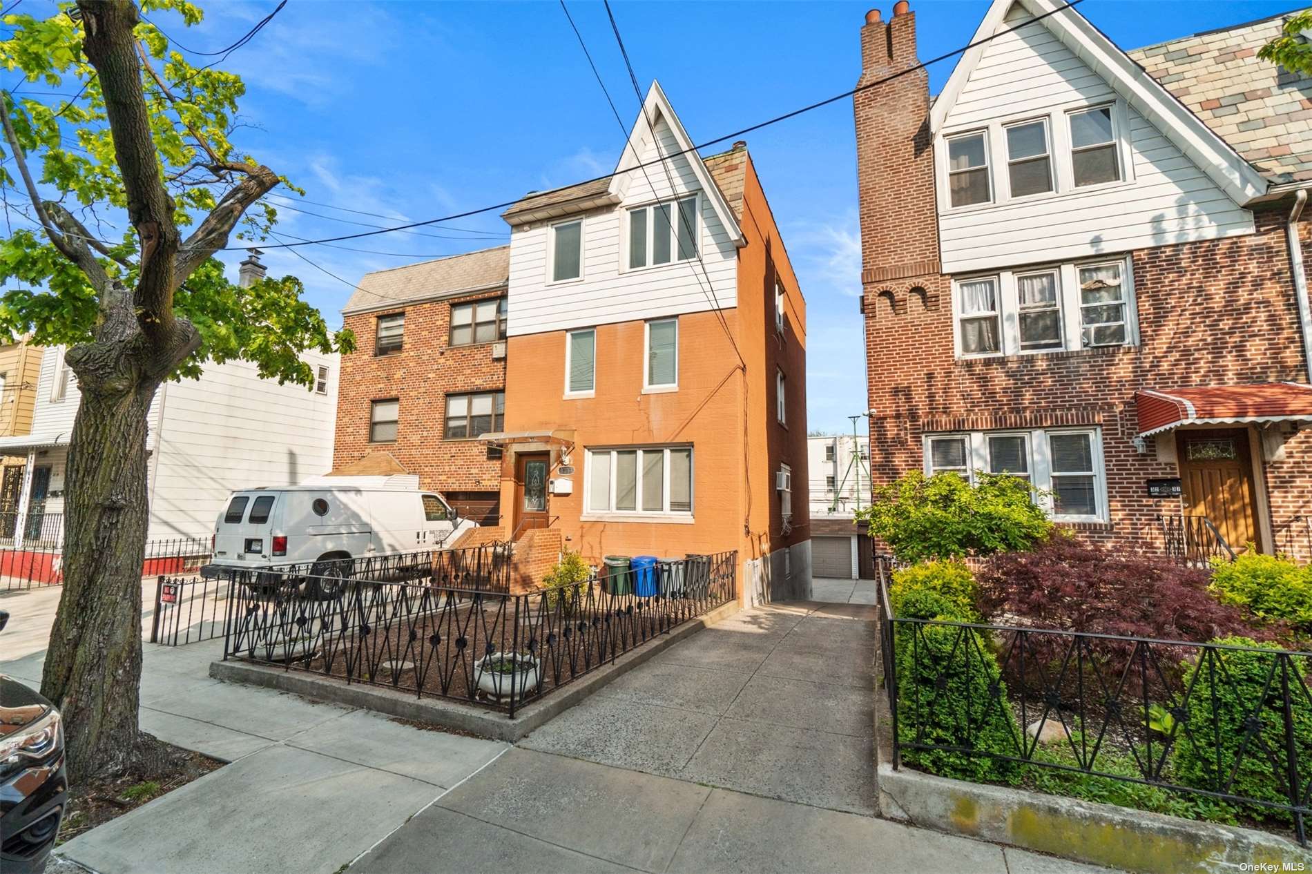 3233 46th Street, Astoria, Queens, NY - 5 Bedrooms  
3 Bathrooms  
9 Rooms - 