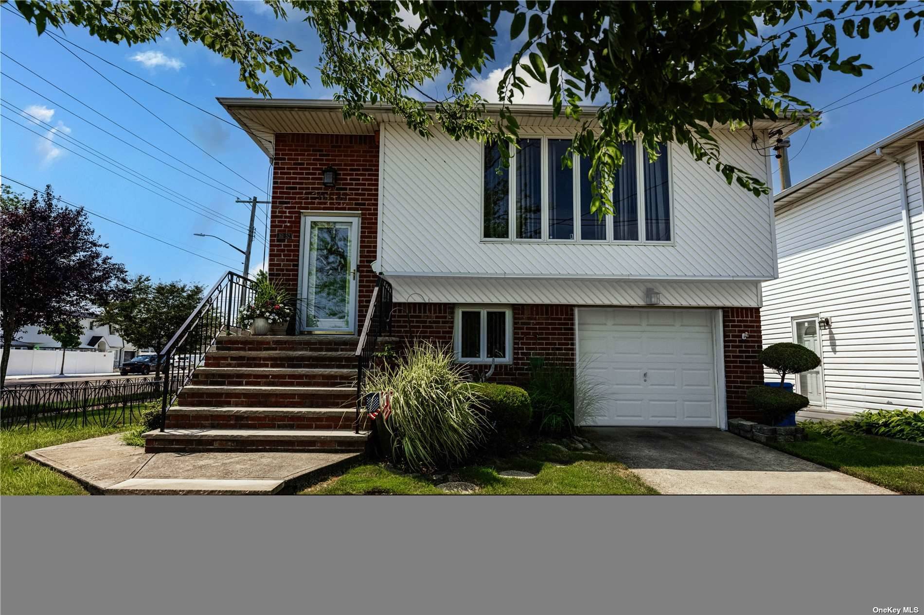 Property for Sale at 16152 90 Street St, Howard Beach, Queens, NY - Bedrooms: 4 
Bathrooms: 3 
Rooms: 10  - $1,100,000