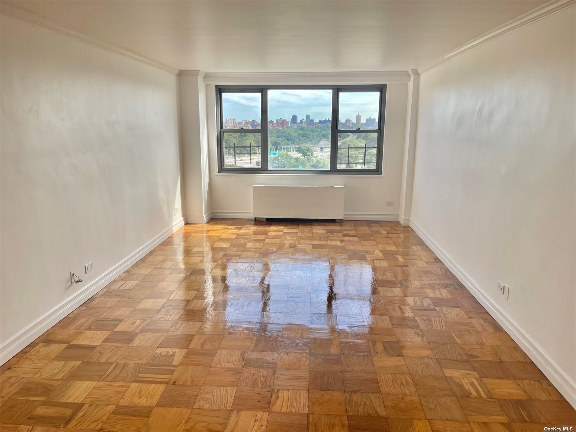 6120 Grand Central Parkway A1201, Forest Hills, Queens, NY - 2 Bedrooms  
1 Bathrooms  
4 Rooms - 