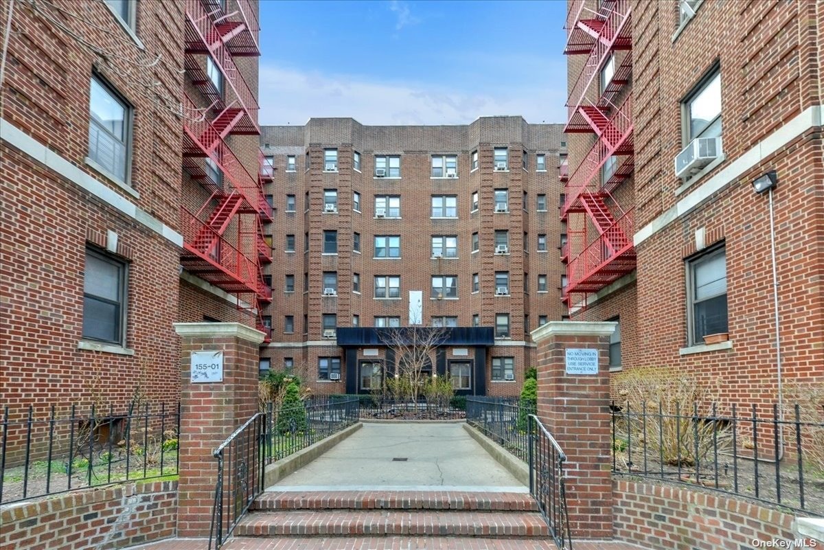 155-01 90th Avenue Ave #5U, Jamaica, New York image 1