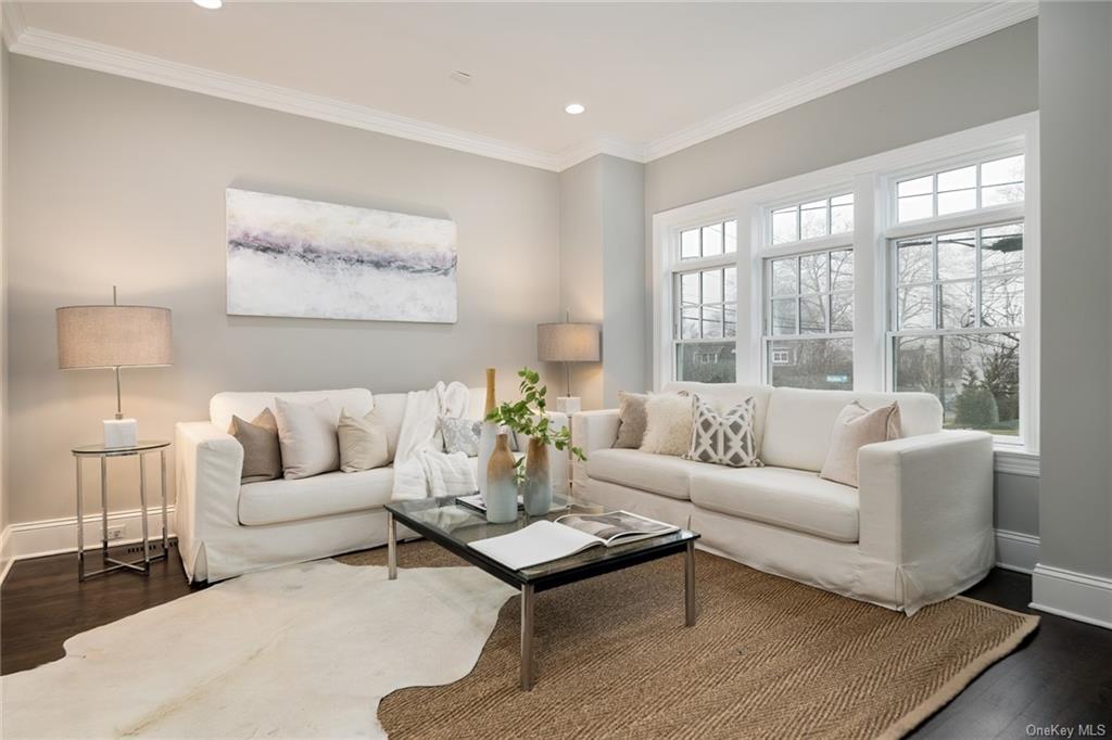 Photo 5 of 32 of 15 Hughes Avenue house