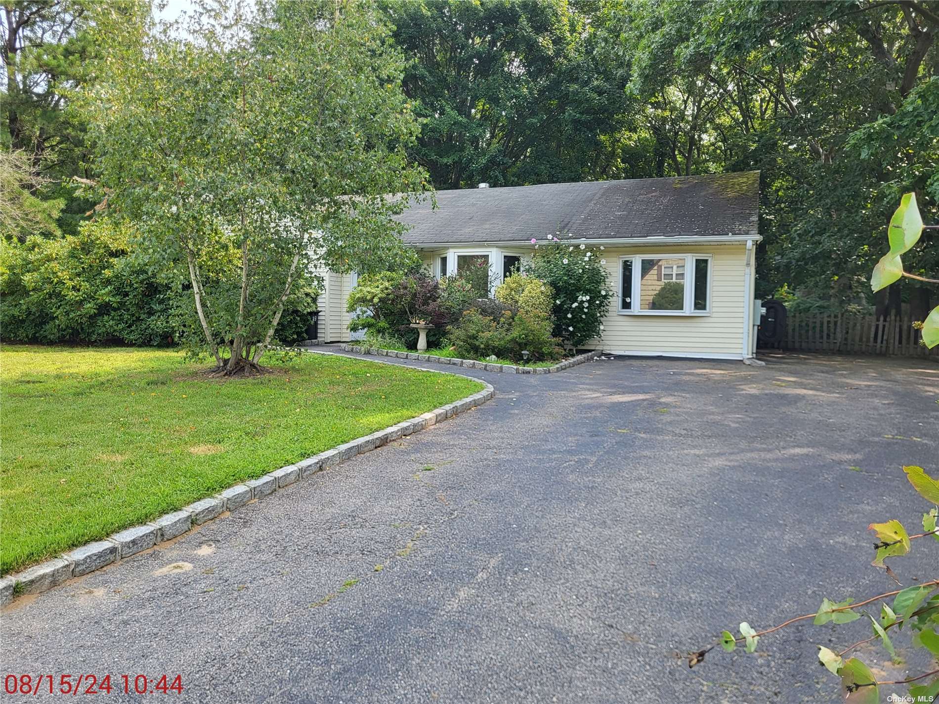 33 Felway Drive, Coram, New York image 1