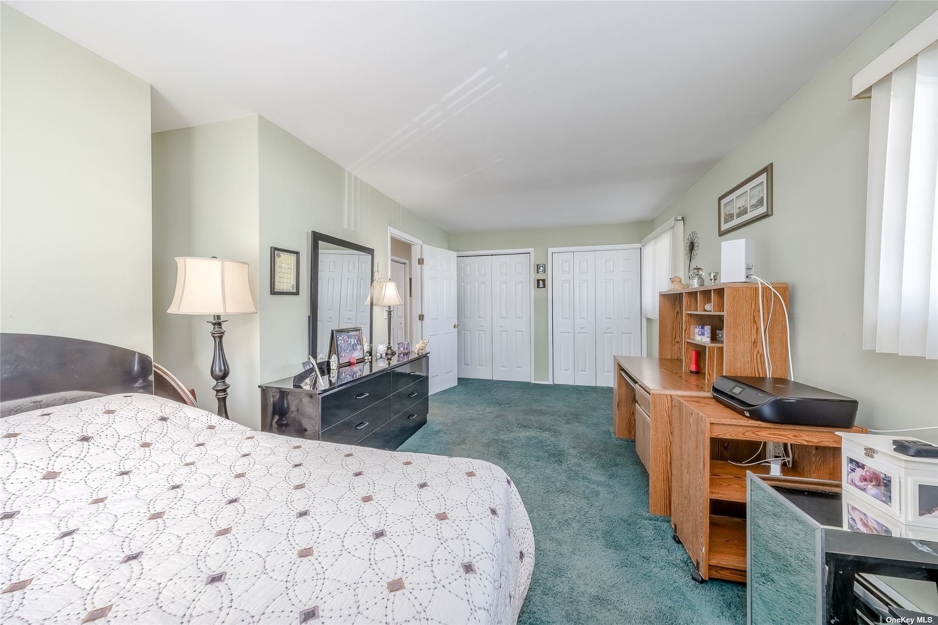 208 Irving Avenue, Deer Park, New York image 17