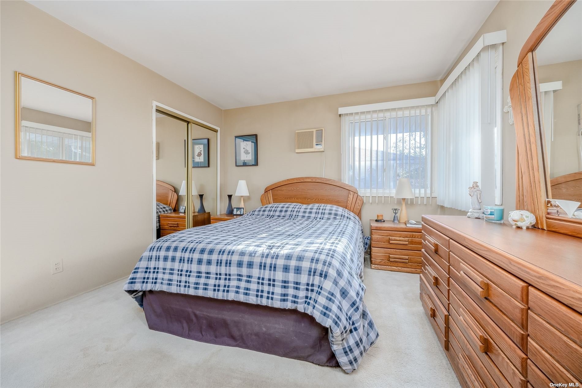 208 Irving Avenue, Deer Park, New York image 19