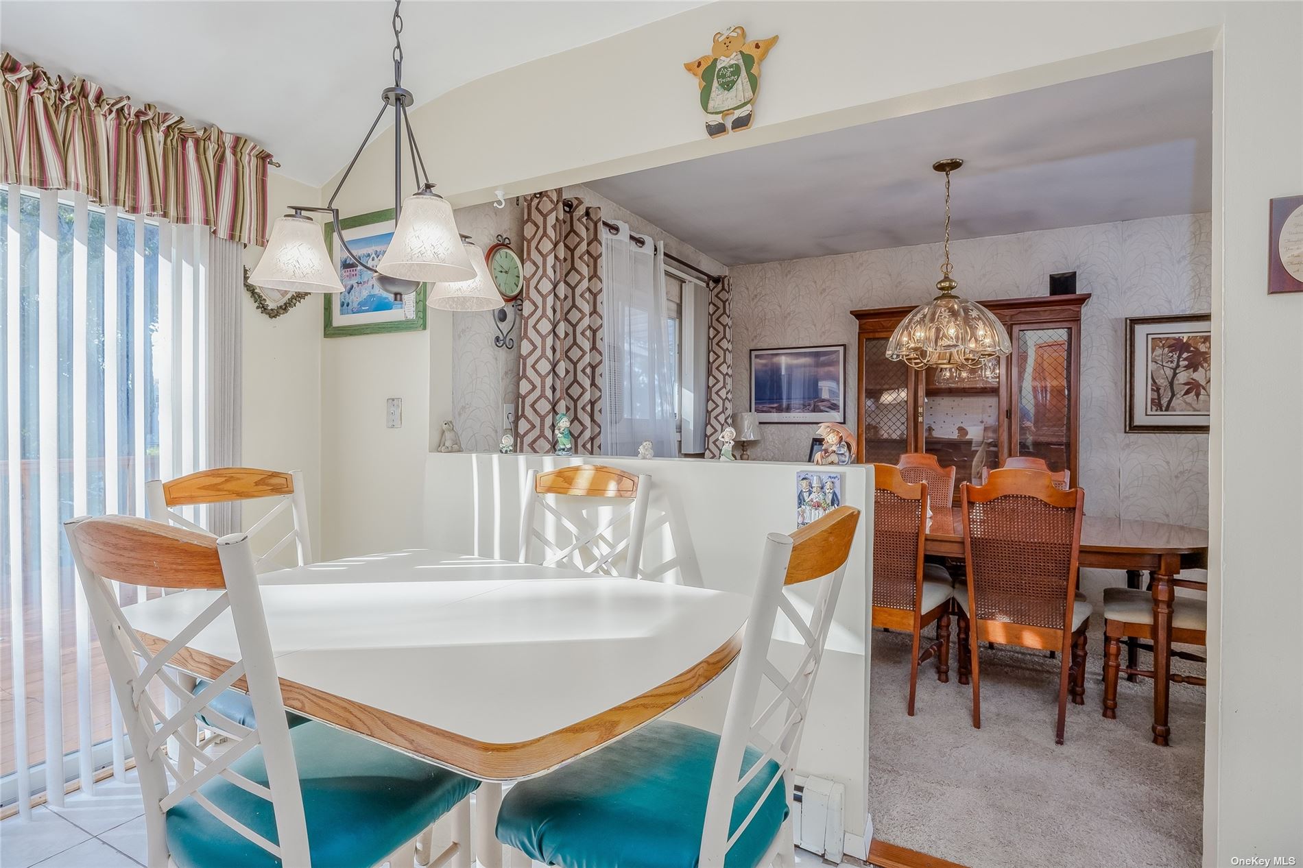 208 Irving Avenue, Deer Park, New York image 12