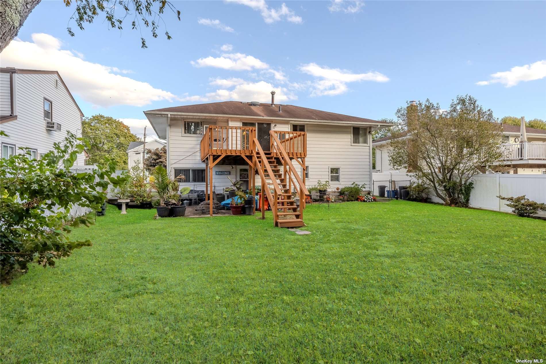 208 Irving Avenue, Deer Park, New York image 27