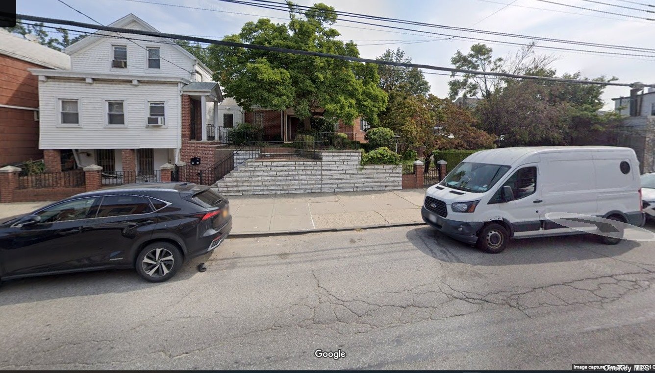 22-31 College Point Boulevard, College Point, New York image 2