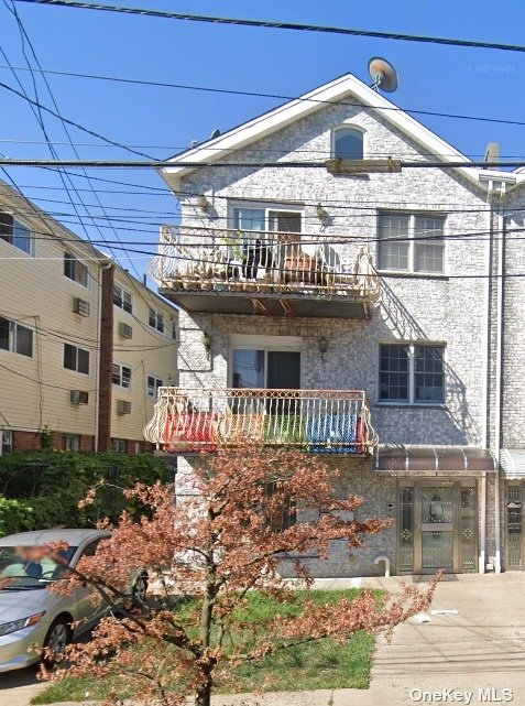 8620 Kingston Place 2, Jamaica, Queens, NY - 3 Bedrooms  
2 Bathrooms  
7 Rooms - 