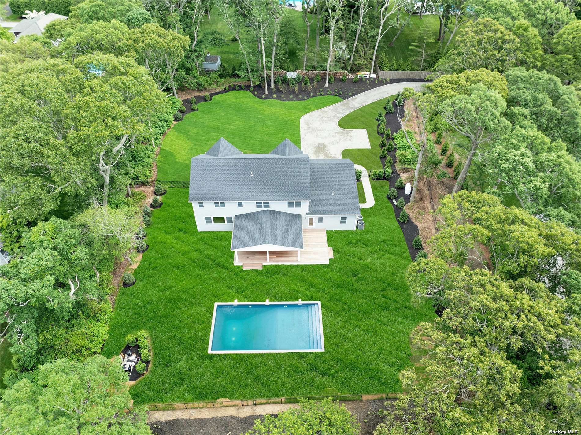 27c Brushy Neck Lane, Westhampton, New York image 3