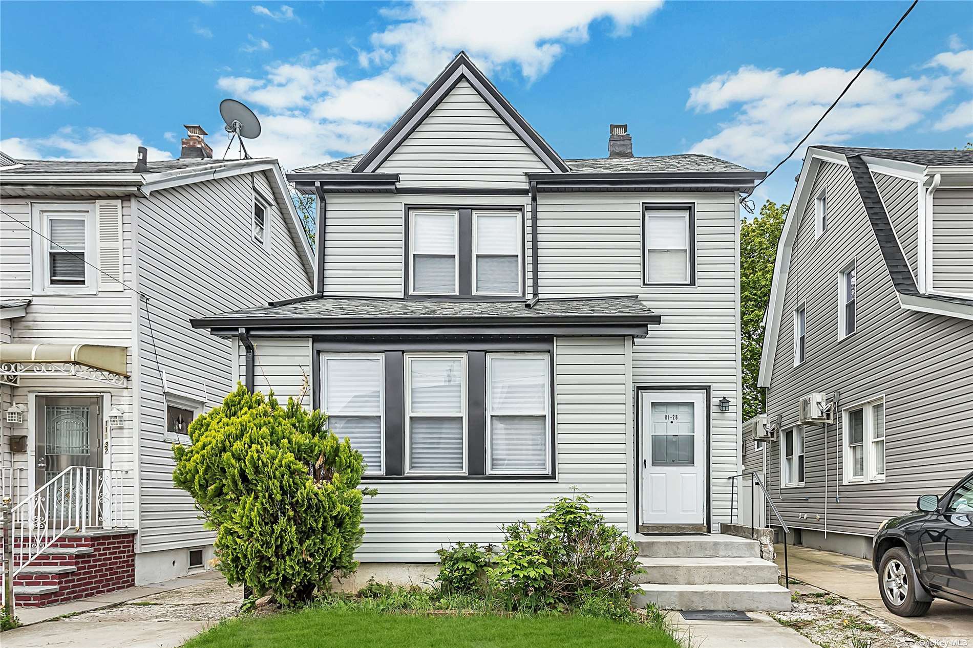Photo 1 of 23 of 111-28 207th Street house