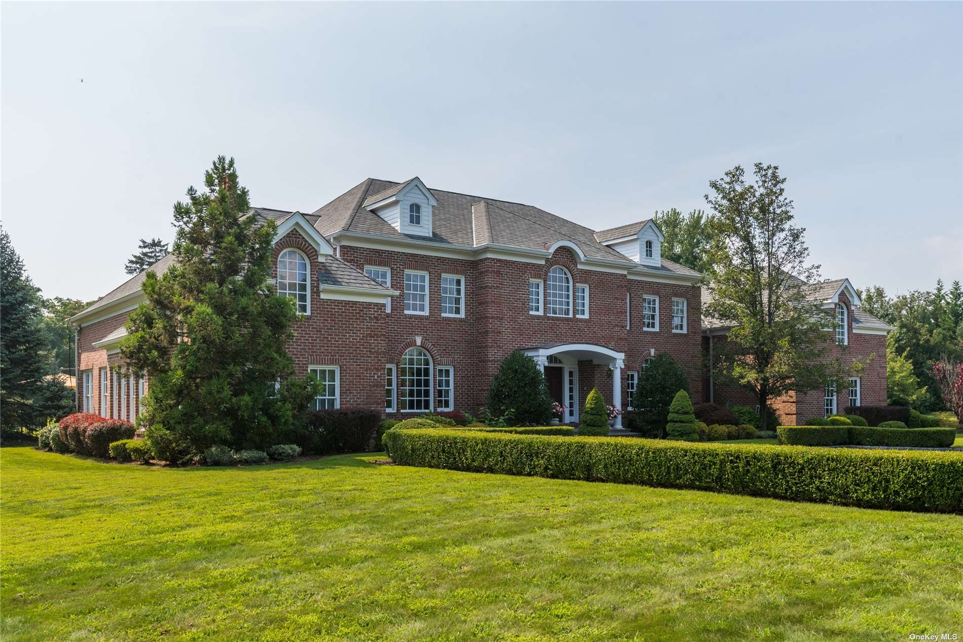 4 Tatem Way, Old Westbury, New York image 2