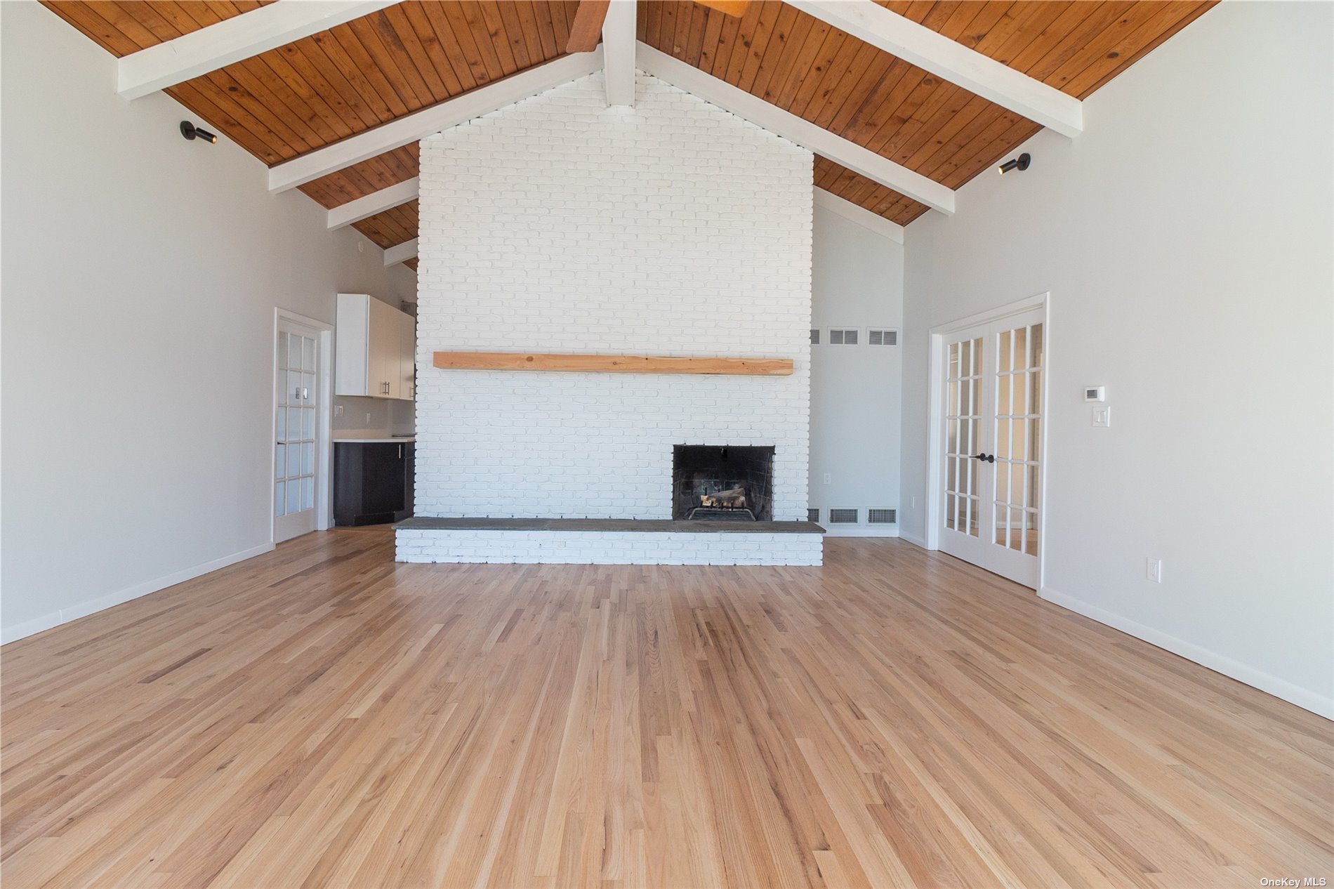 Photo 6 of 30 of 16 Fishermans Cove house