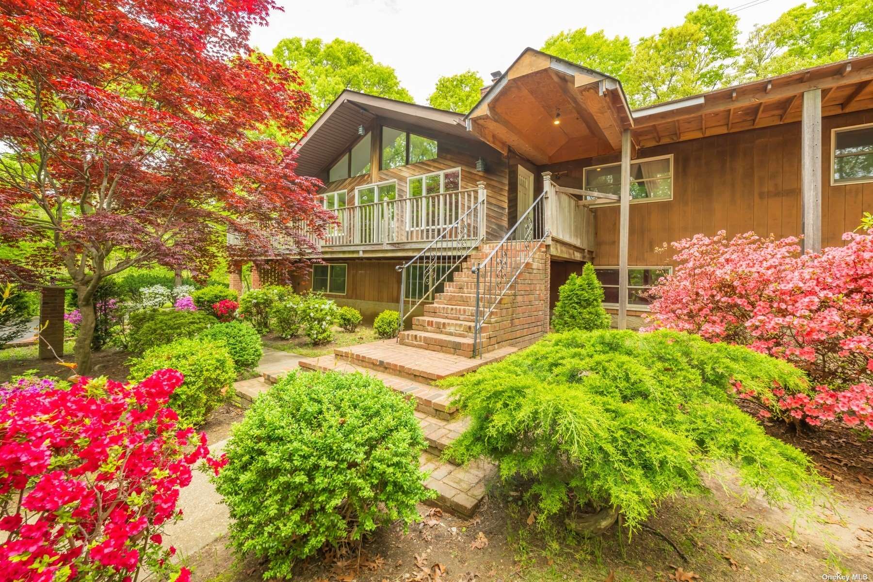 View Hauppauge, NY 11788 house