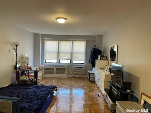 37-31 73 St #4B, Jackson Heights, New York image 2