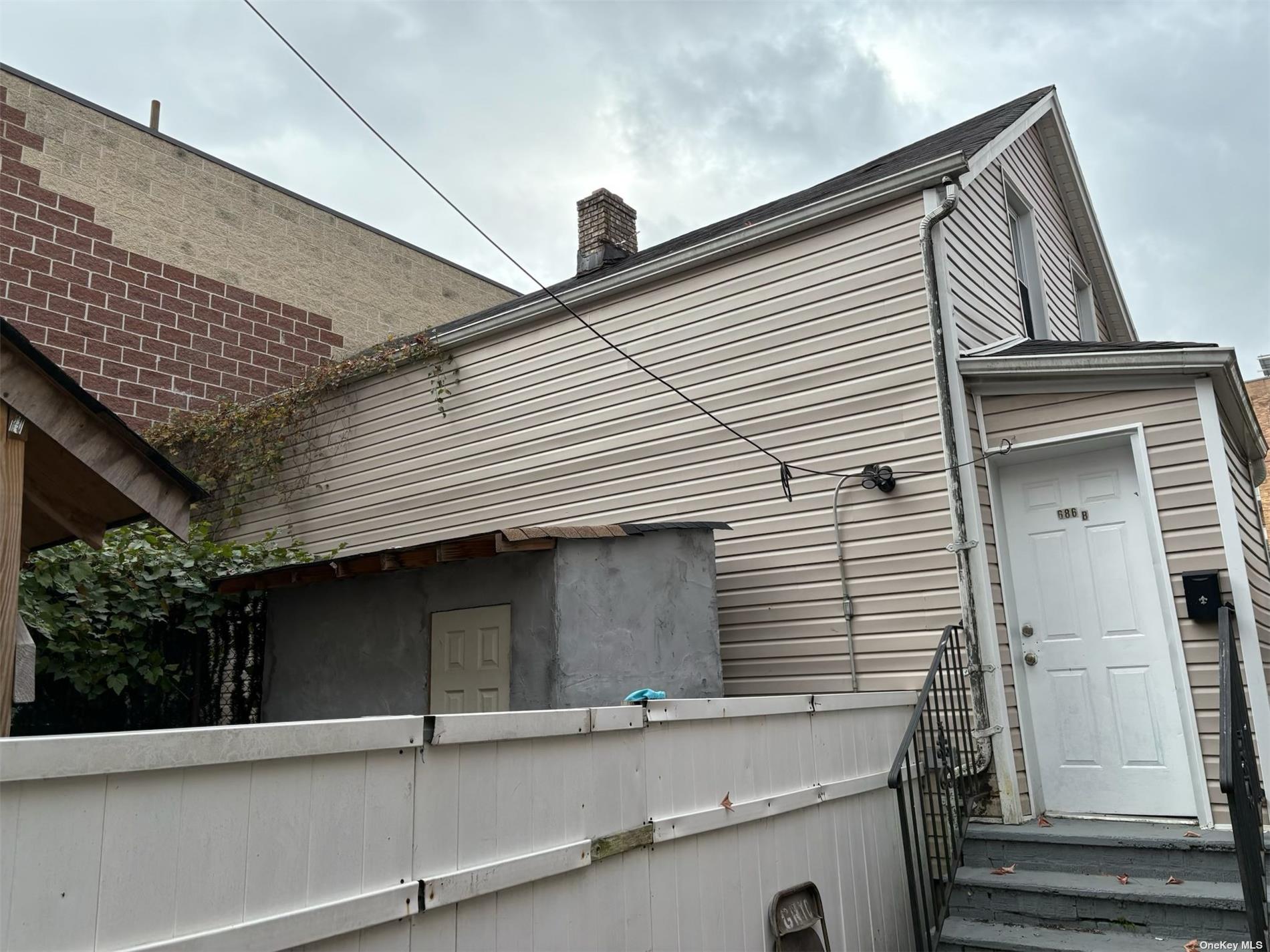 Property for Sale at E 223rd Street B, Bronx, New York - Bedrooms: 3 
Bathrooms: 1 
Rooms: 8  - $579,000